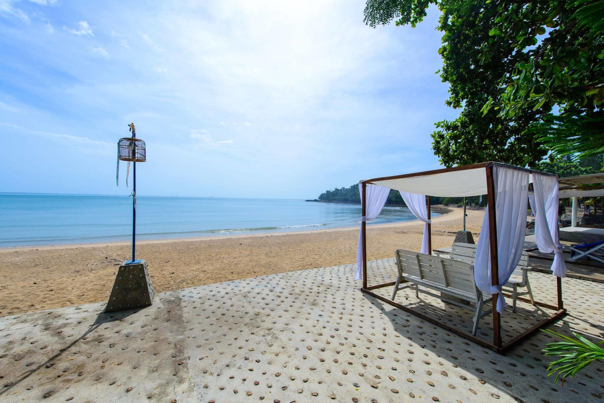 Issara Beach Resort Sichon Exterior foto